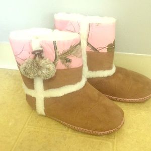 Pink Camo Women’s Boot Slippers